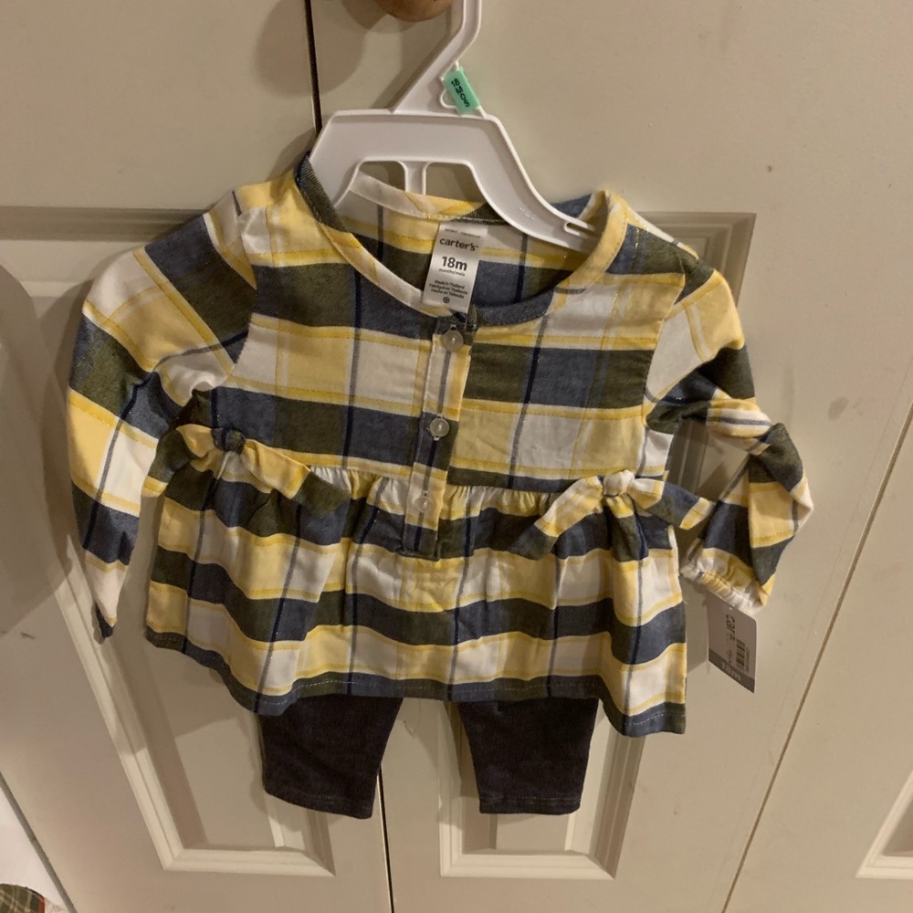 Carter’s set w/ long sleeve tunic and pants